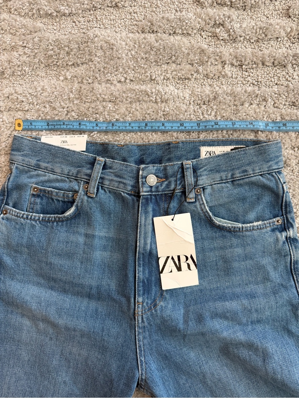 NWT Zara Size 4 Two Tone Mid Rise Relaxed Fit Jeans - Picture 3 of 5